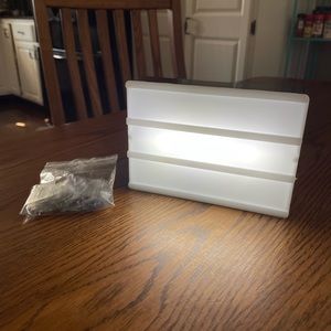Small light box w letters